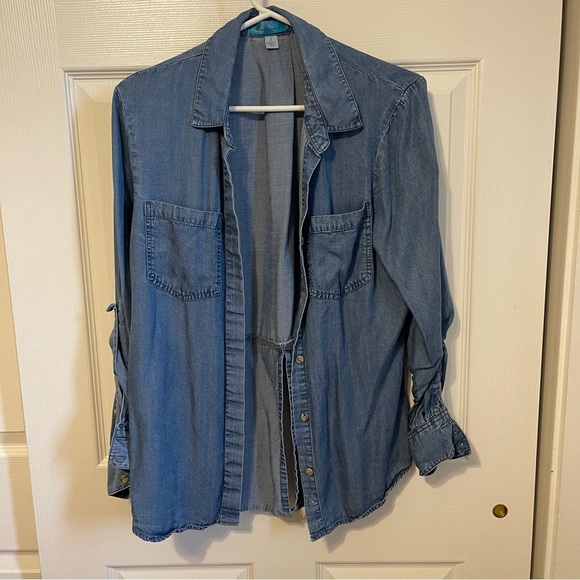 Buttons Jean Button Down Shirt - Picture 5 of 10